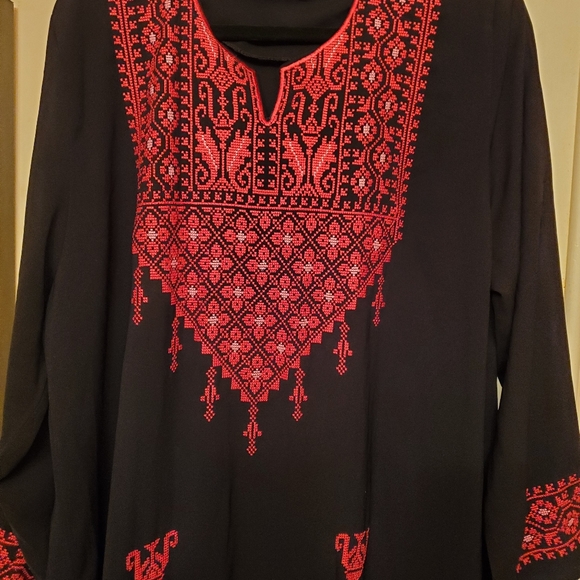 Embroidered made in Jordan dress - Picture 4 of 4